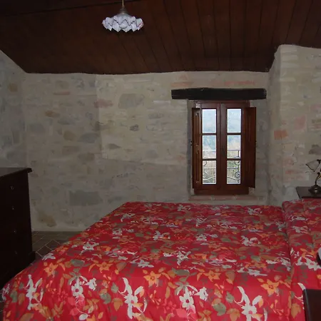 Castello Di Cisterna Aparthotel *