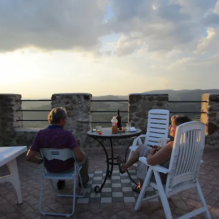 Castello Di Cisterna Aparthotel