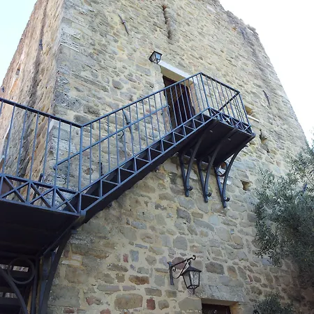 Castello Di Cisterna Aparthotel Gaglietole
