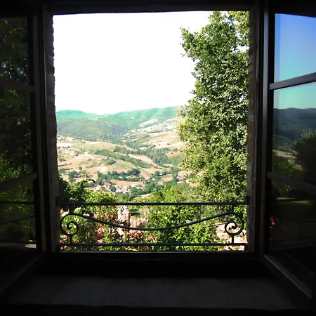 Castello Di Cisterna Aparthotel *