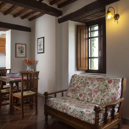 Apart Otel Castello Di Cisterna Gaglietole