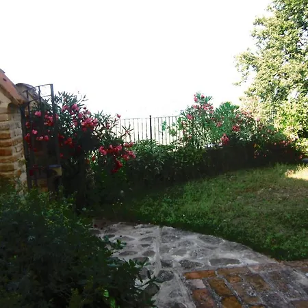 Castello Di Cisterna Gaglietole