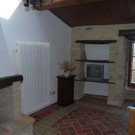 Castello Di Cisterna Apart Otel *