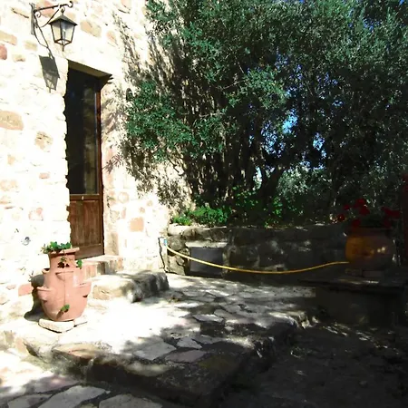 Castello Di Cisterna * Gaglietole