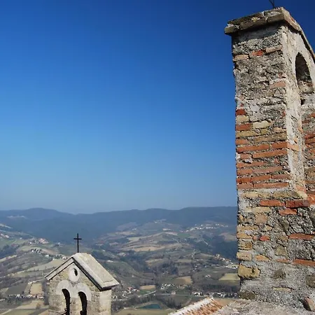 Castello Di Cisterna Aparthotel *