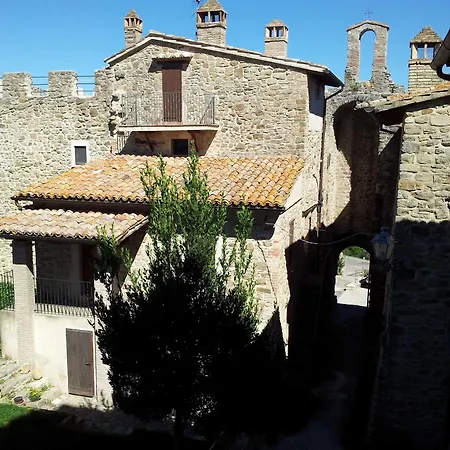 Castello Di Cisterna Aparthotel *