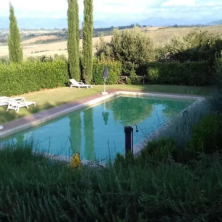 Castello Di Cisterna Aparthotel *