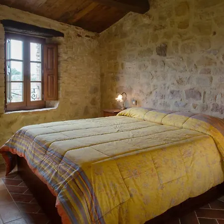 Castello Di Cisterna *