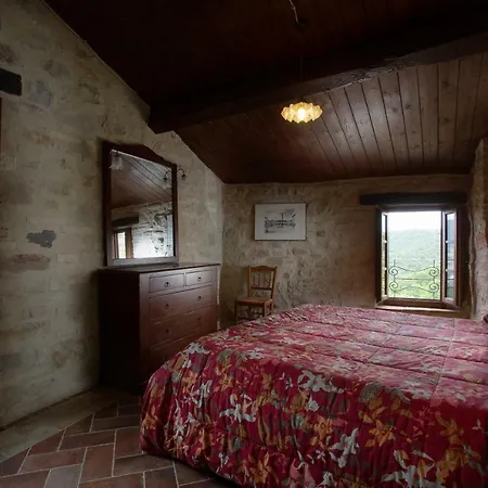 Castello Di Cisterna * Gaglietole