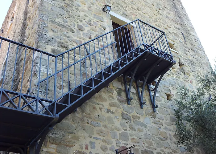 Castello Di Cisterna Apart-hotel Gaglietole