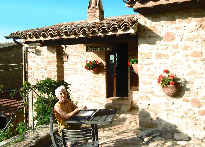 Castello Di Cisterna