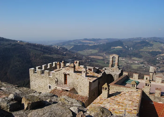 Castello Di Cisterna Apart-hotel *