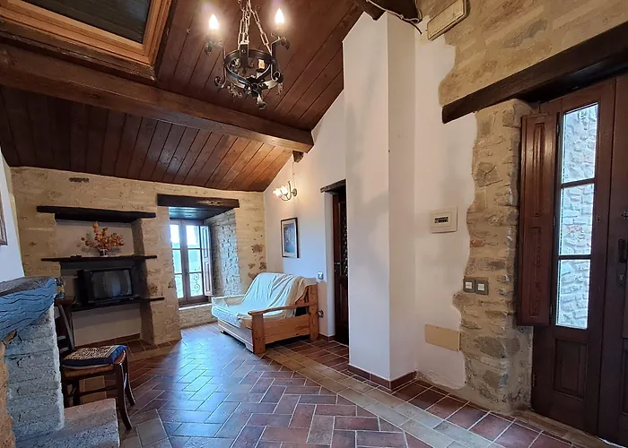 Castello Di Cisterna *