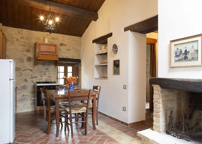 Castello Di Cisterna Apart-hotel