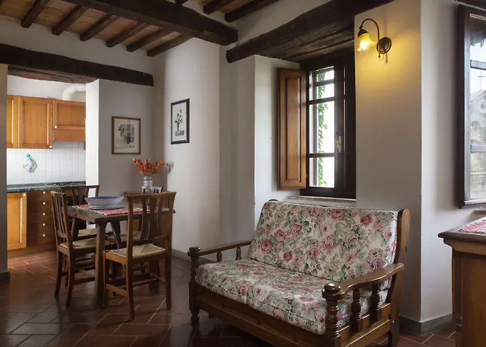 アパートホテル Castello Di Cisterna Gaglietole