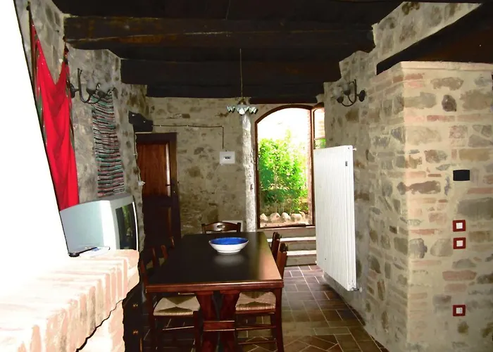 Castello Di Cisterna * Gaglietole