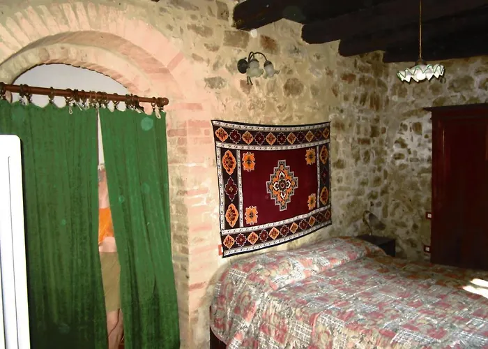 Castello Di Cisterna Apart-hotel Gaglietole