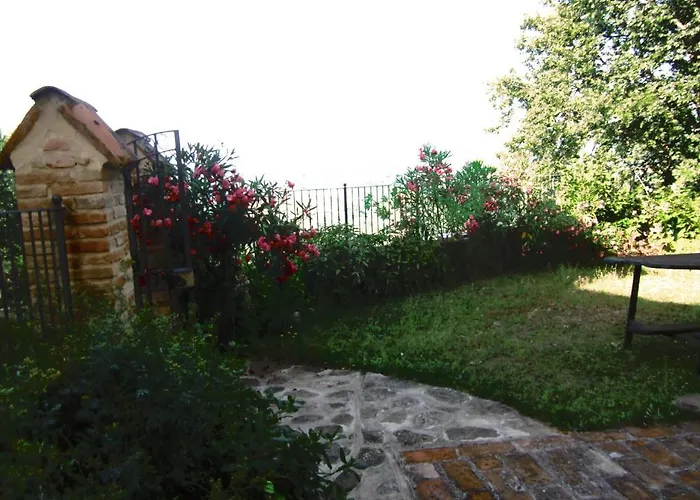 Castello Di Cisterna Gaglietole