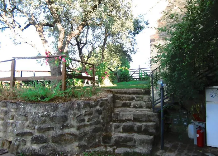 Castello Di Cisterna Apart-hotel