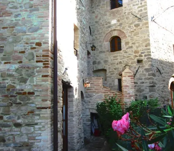 Castello Di Cisterna Apart-hotel Gaglietole