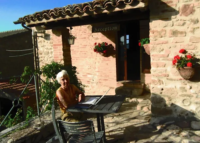 Apart-hotel Castello Di Cisterna *