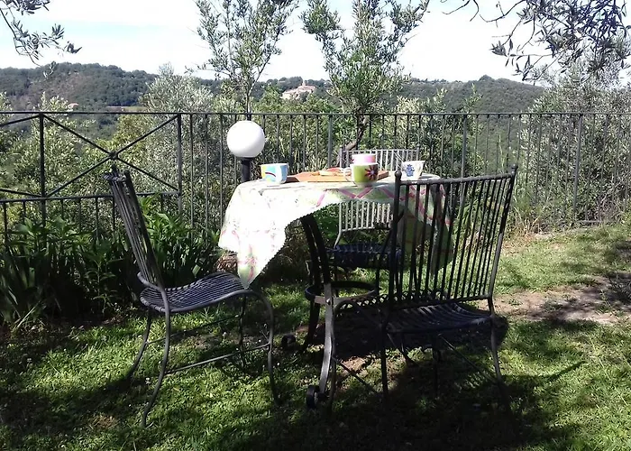 Castello Di Cisterna Apart-hotel *